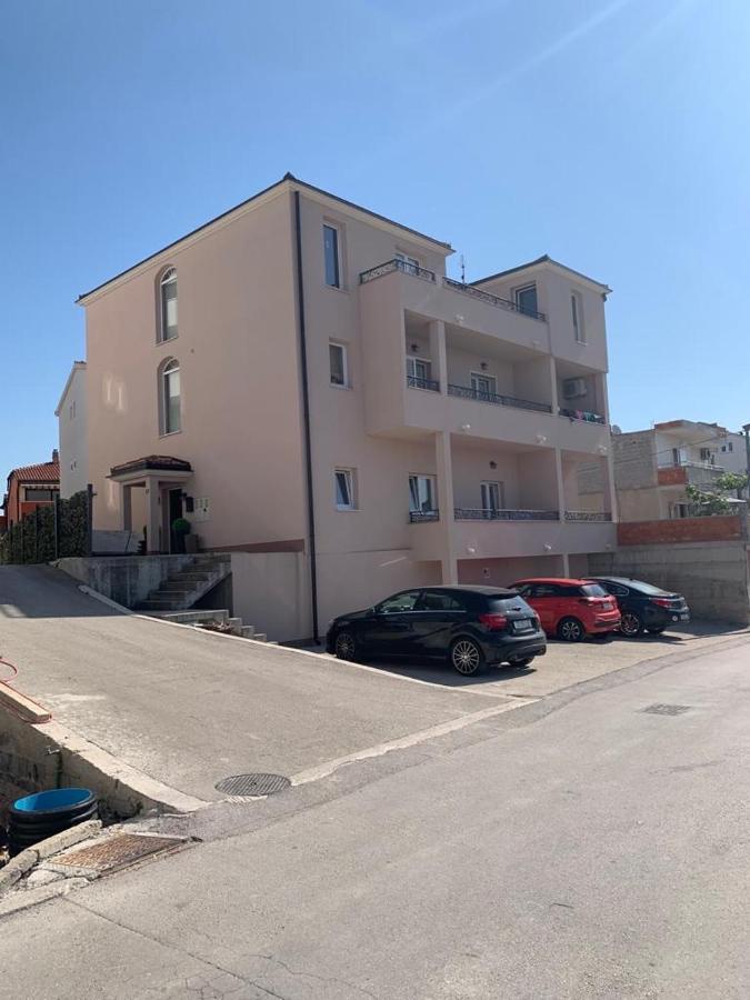Studio Apartmant Leona With Parking Place Split Exteriér fotografie